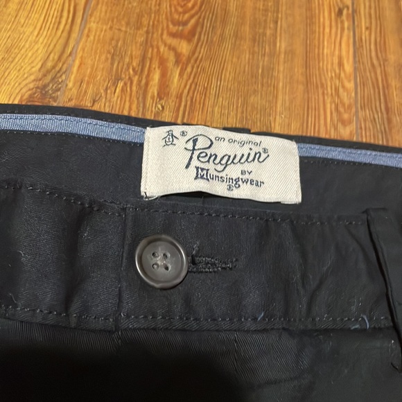 Penguin chinos EUC - Picture 2 of 5
